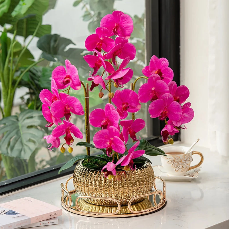 Arranjo Decorativo de Orquídeas com Vaso Dourado